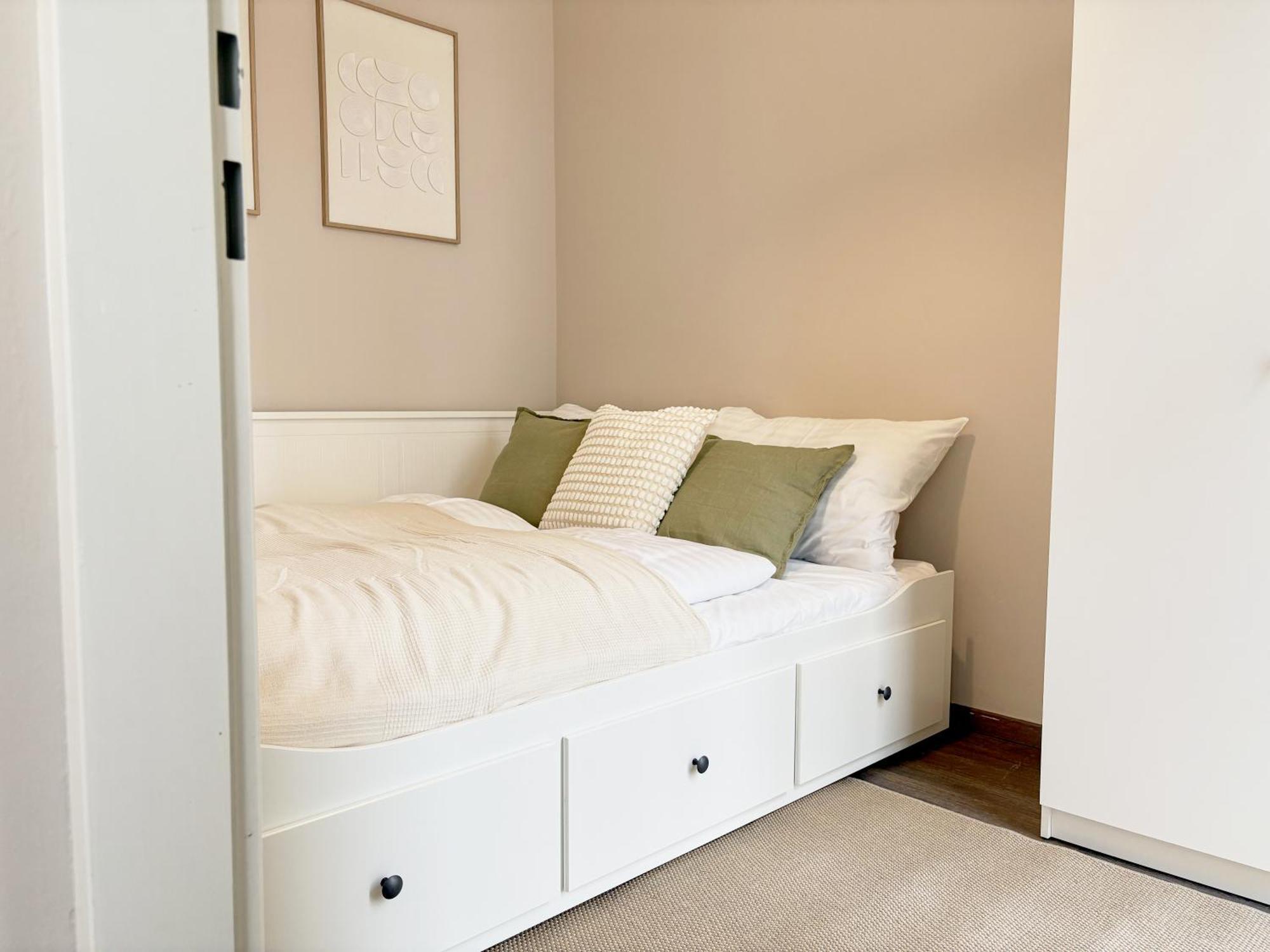 Apartment Balkon I Close To S-bahn I 5 Minutes To Mall *